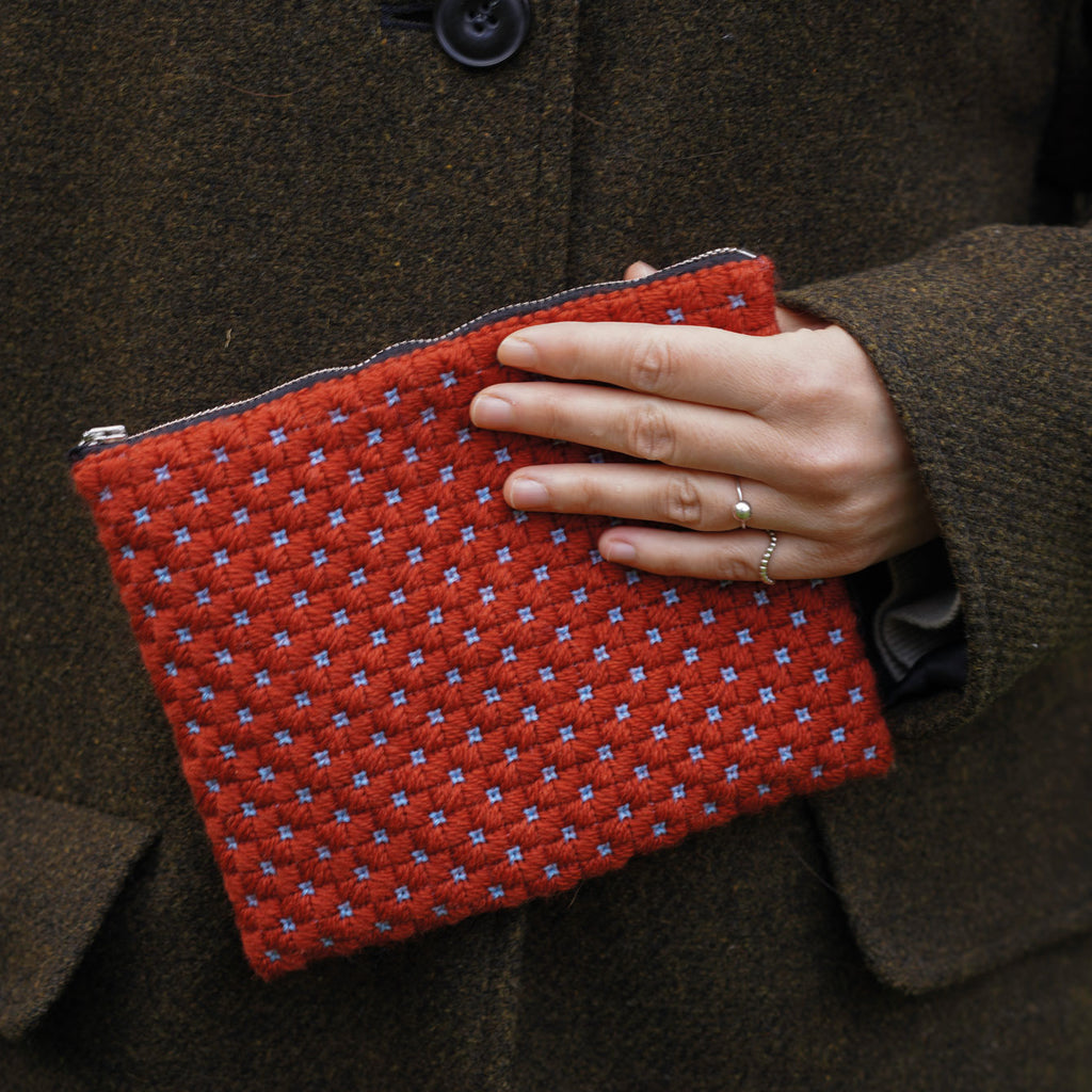 OPSKRIFT: Arholma Broderi Clutch