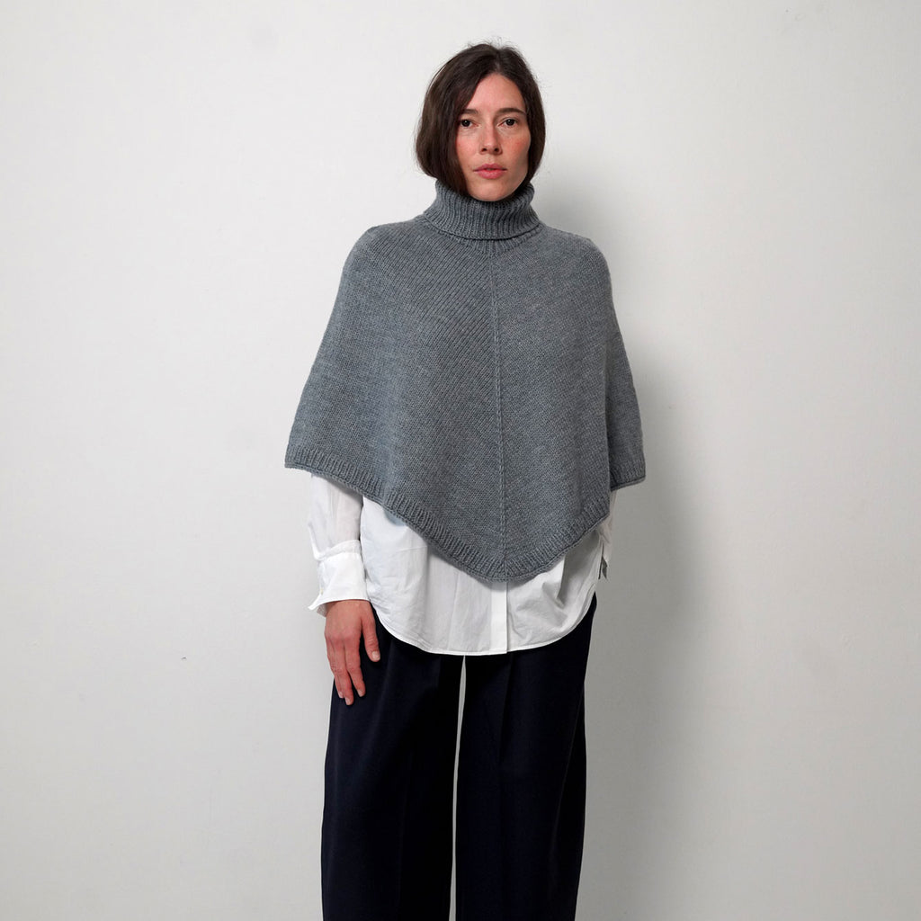 OPSKRIFT: Enholmen Strik Poncho