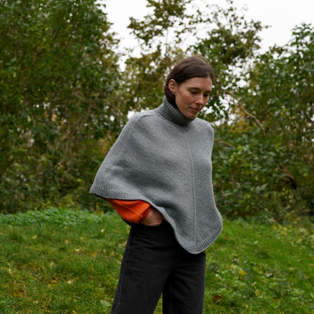 OPSKRIFT: Enholmen Strik Poncho